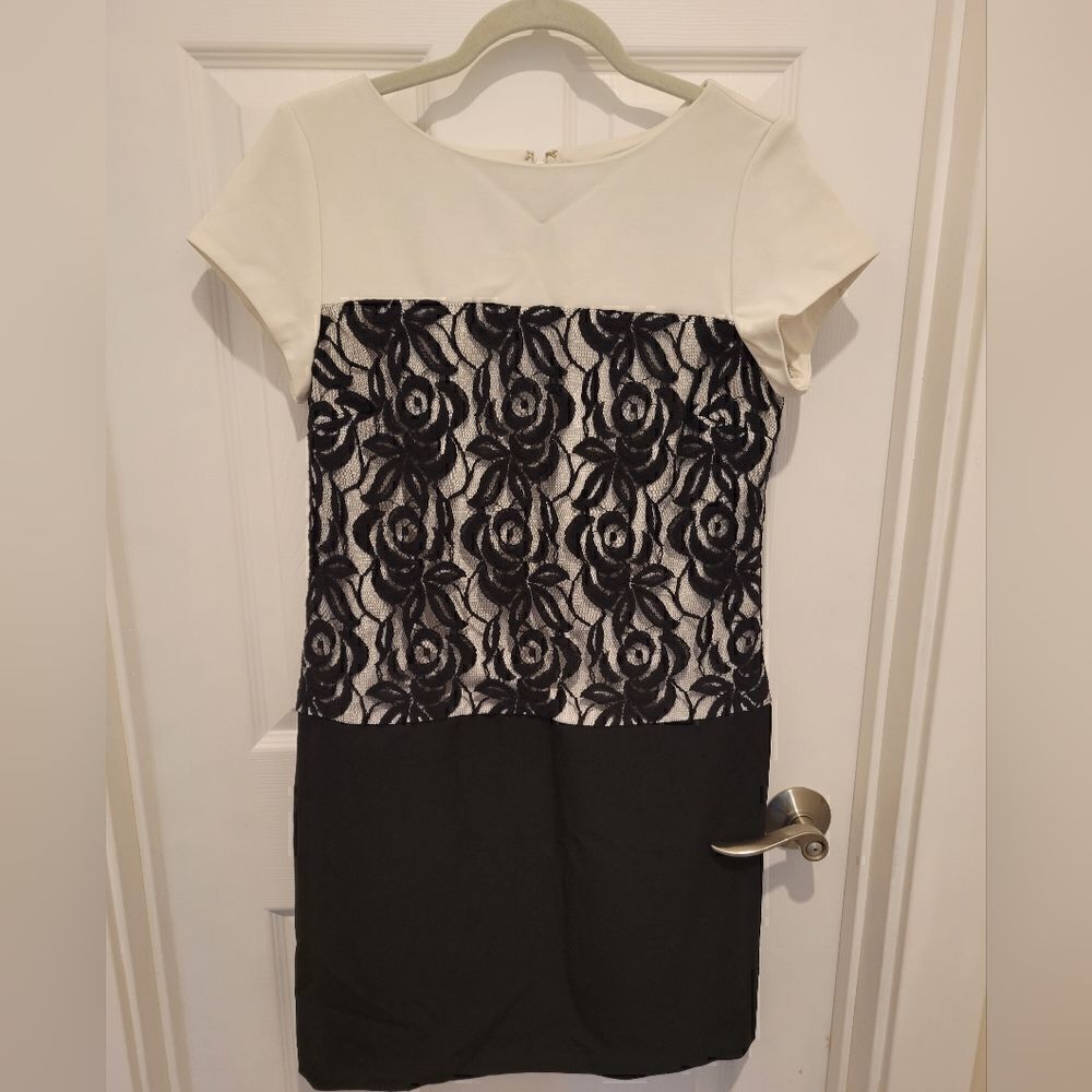 Sandra Darren knee length dress size 8